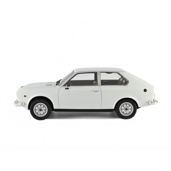 Fiat 128 3P 1100 1975 1:18 LM106E
