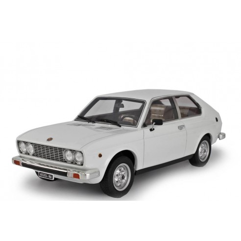 Fiat 128 3P 1100 1975 1:18 LM106E