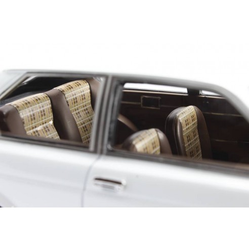 Fiat 128 3P 1100 1975 1:18 LM106E