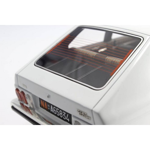 Fiat 128 3P 1100 1975 1:18 LM106E