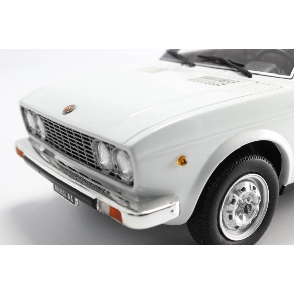Fiat 128 3P 1100 1975 1:18 LM106E