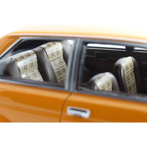 Fiat 128 3P 1100 1975 1:18 LM106D