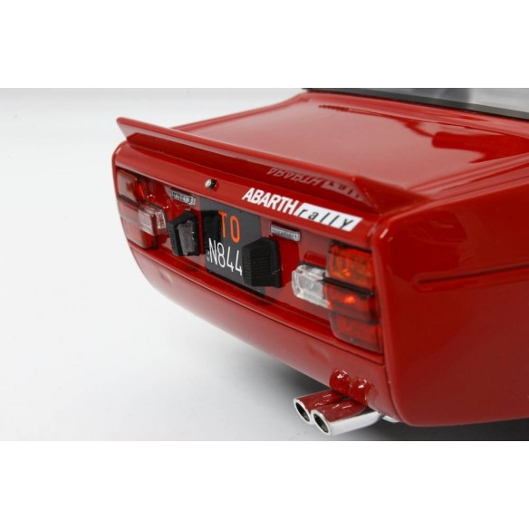 Fiat 131 Abarth Stradale 1976 1:18 LM109A