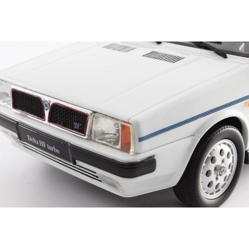 Lancia Delta 1600 HF Turbo ie "R86" Martini IT (3° serie) 1986 1/18