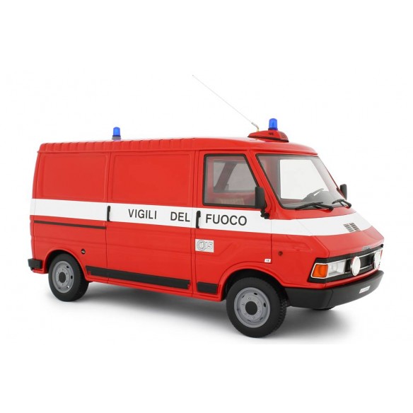 Praline  1:87  H0   FIAT 242  Feuerwehr RTW  Italien Vigili del Fuoco 